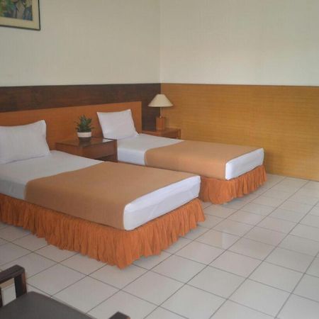 Hotel Aneka Baru Sleman  Kültér fotó