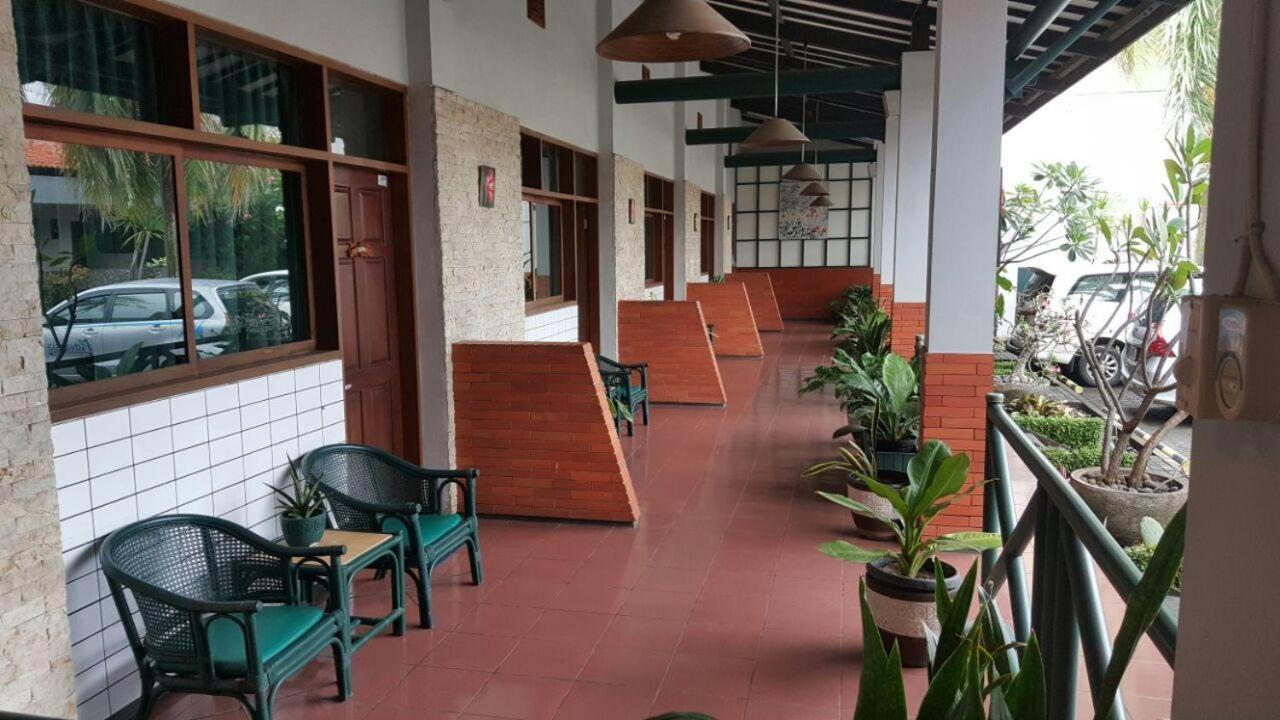 Hotel Aneka Baru Sleman  Kültér fotó