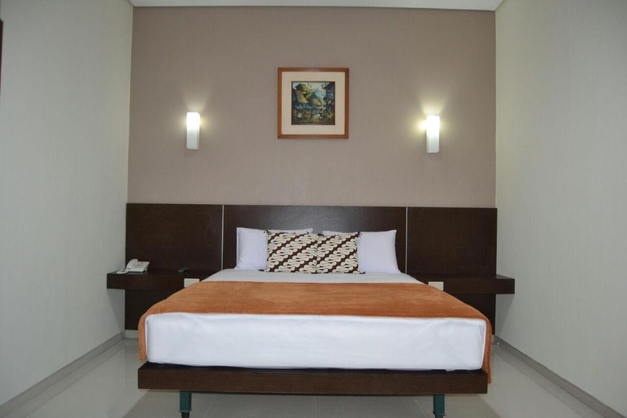 Hotel Aneka Baru Sleman  Kültér fotó