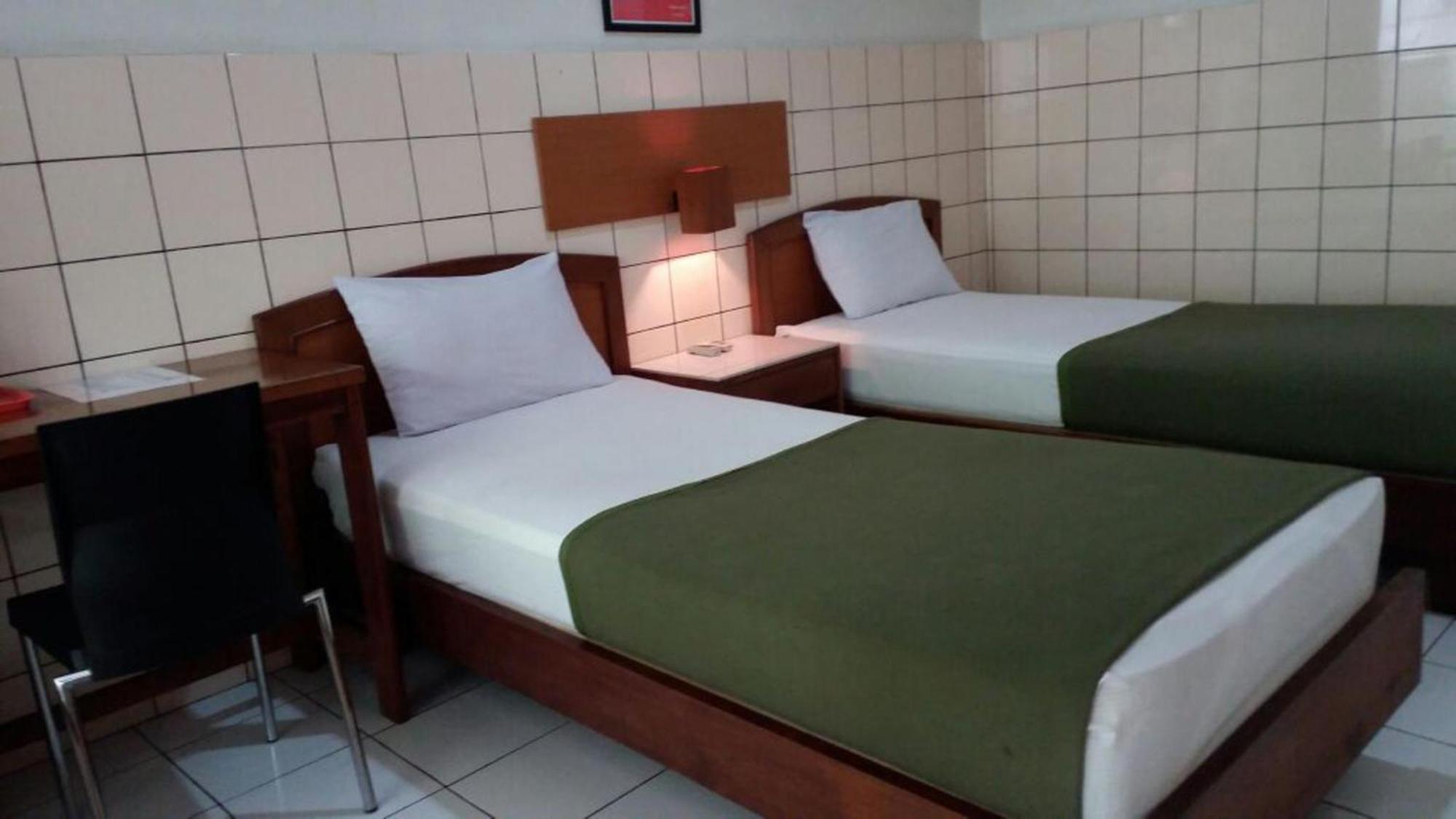 Hotel Aneka Baru Sleman  Kültér fotó